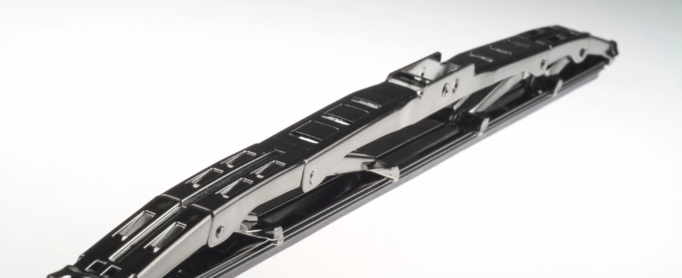 windshield wiper blades with metal frame